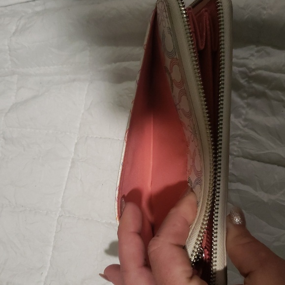 Coach - Picture 6 of 10